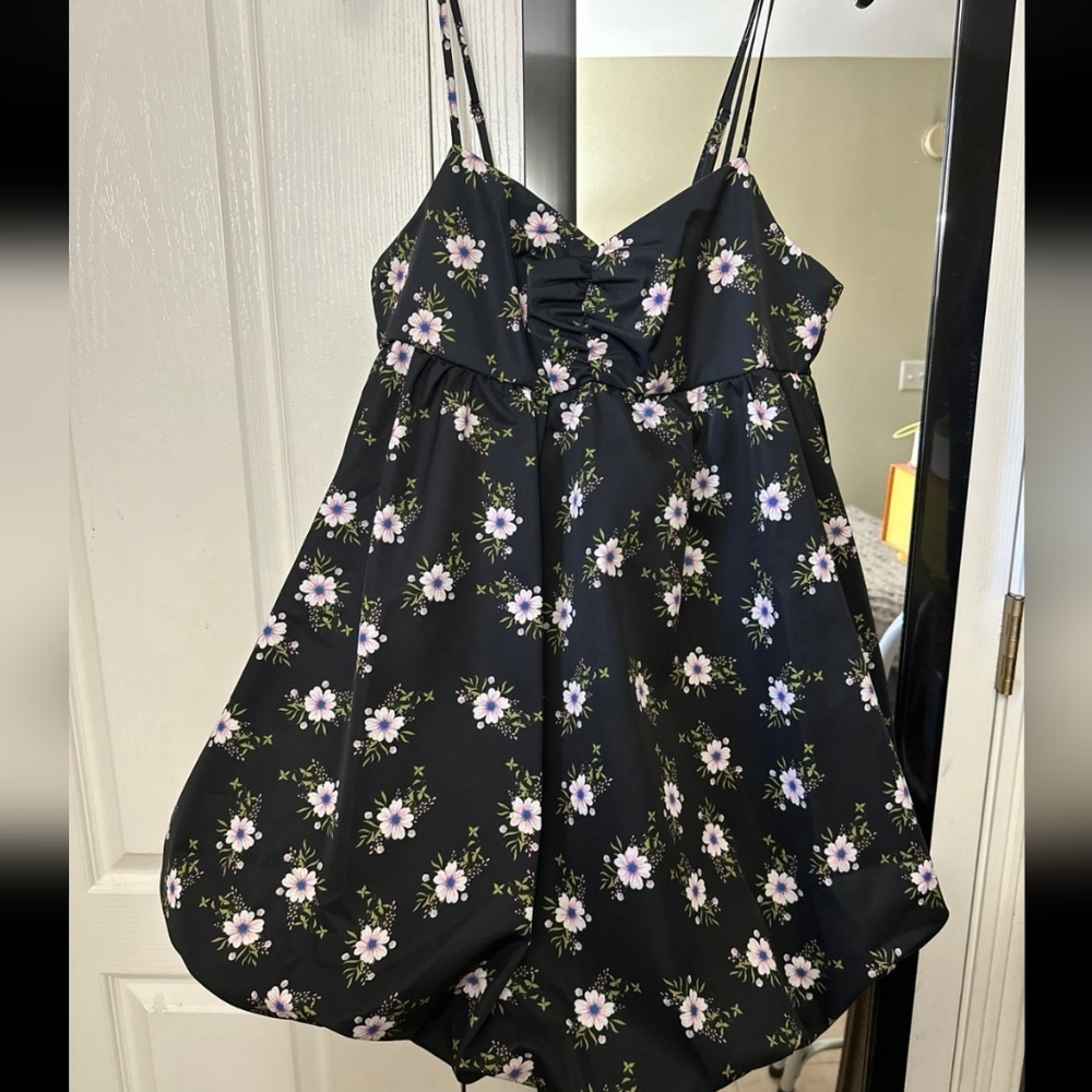 Free People Bubble Floral Black Dress NEW WITH TAGS Retails For $128.